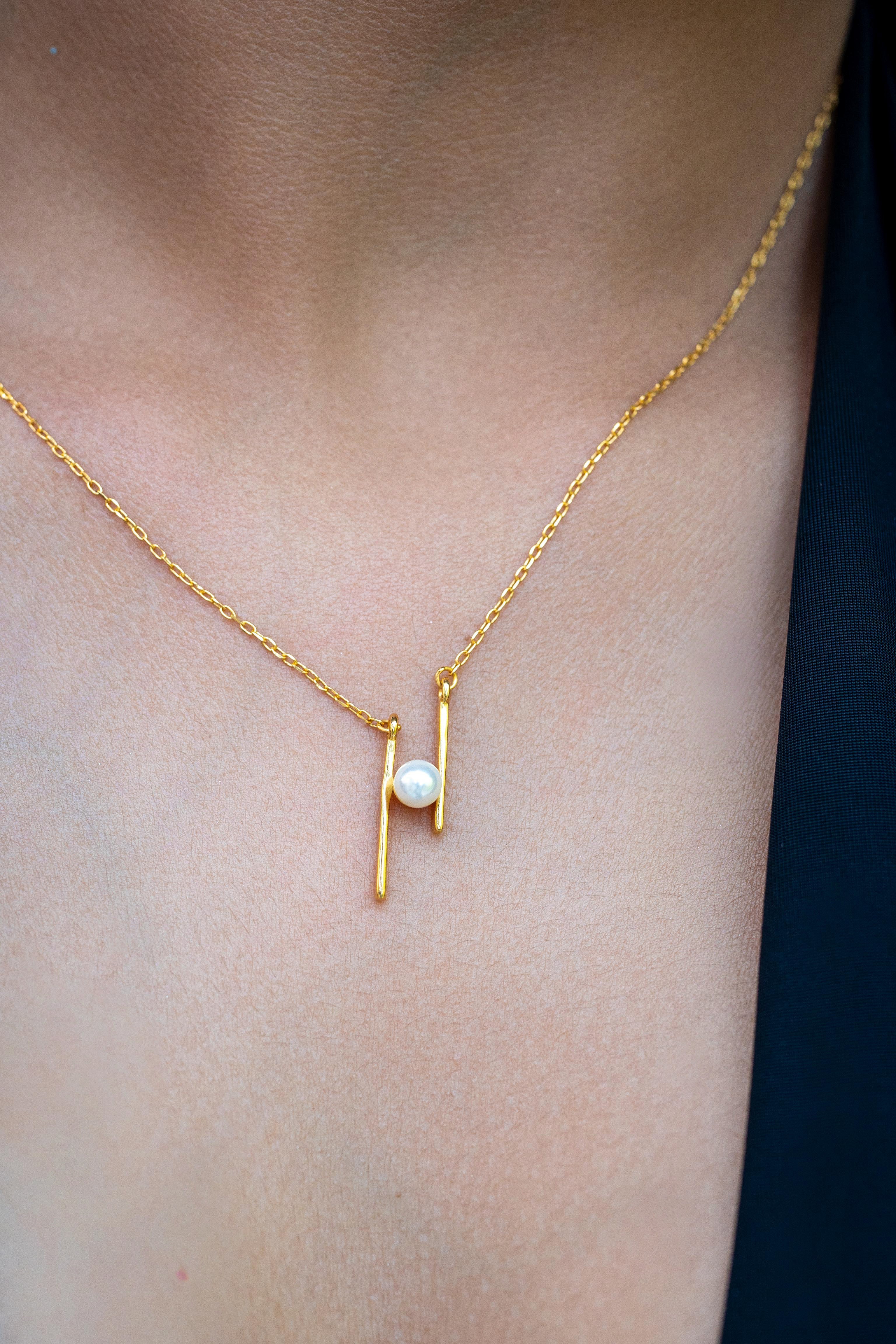 Minimal Pearl Orbit Necklaces